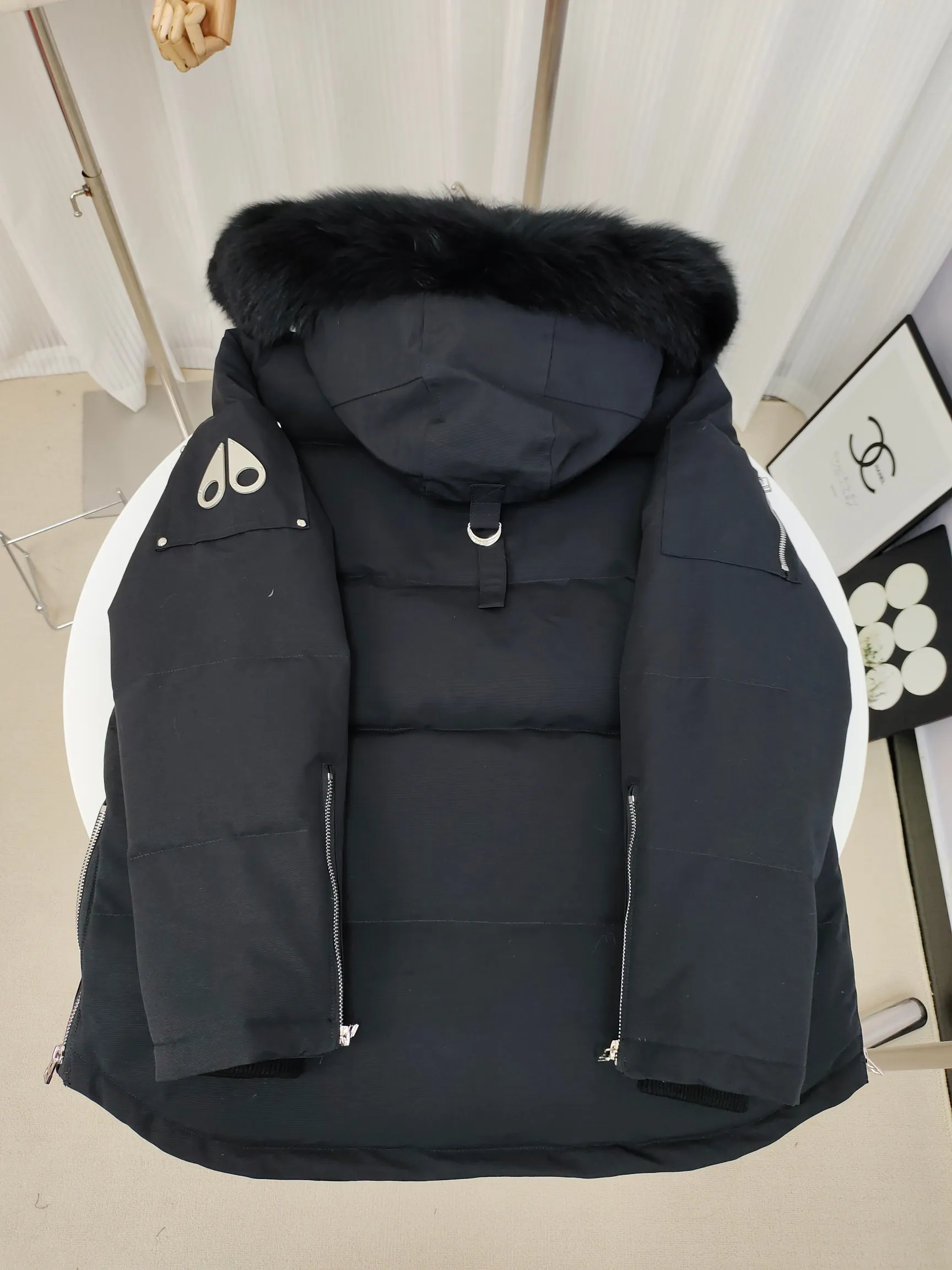 （ ）06 Moose Knuckles ， ins 、 、 。 ， ， ！ ， ， ， ！ Sizes: S XXL